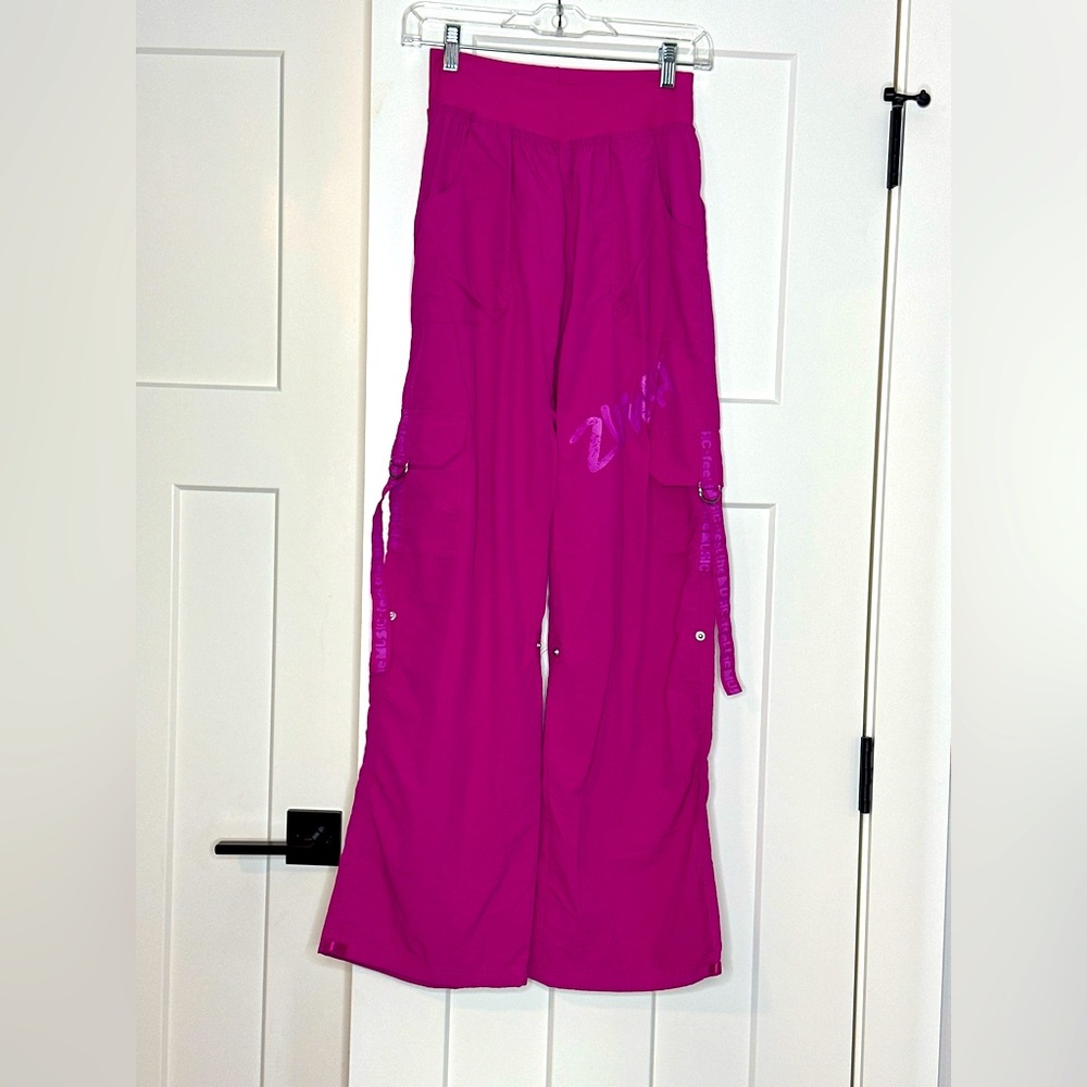 Vintage Pink Zumba Cargo Pants - M